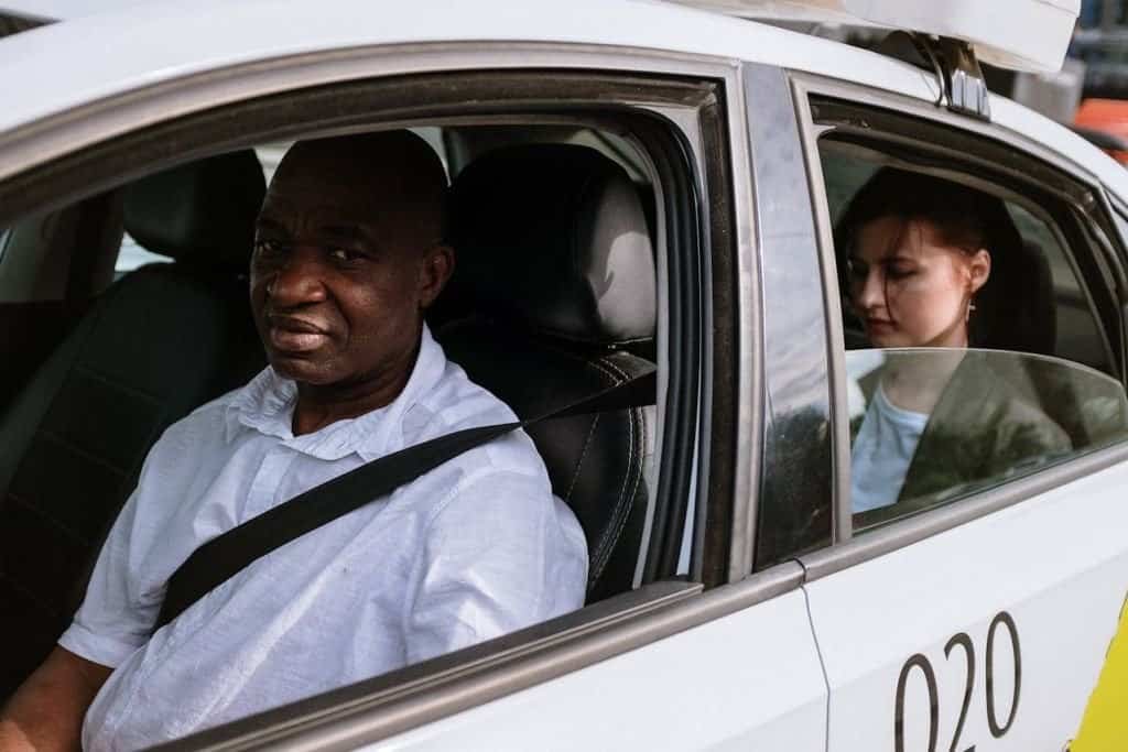 Manchester Airport Taxi vs. Public Transport: Which is Best?
